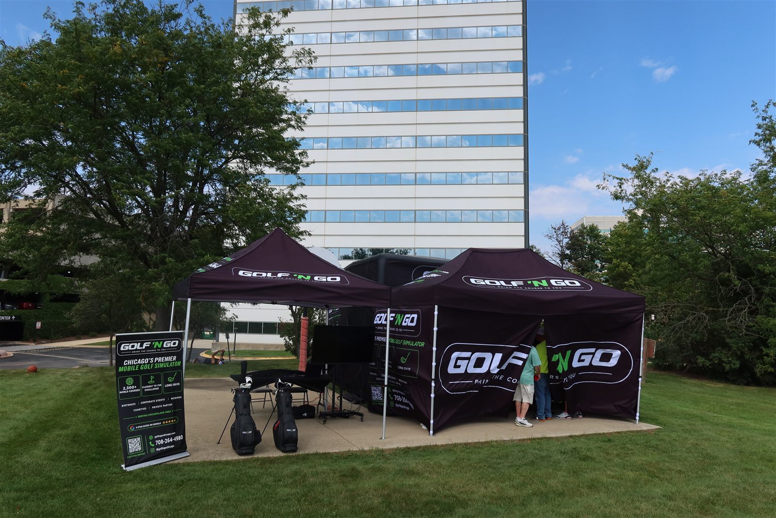 Golf simulator rental in Evanston IL - Golf 'N Go Chicago