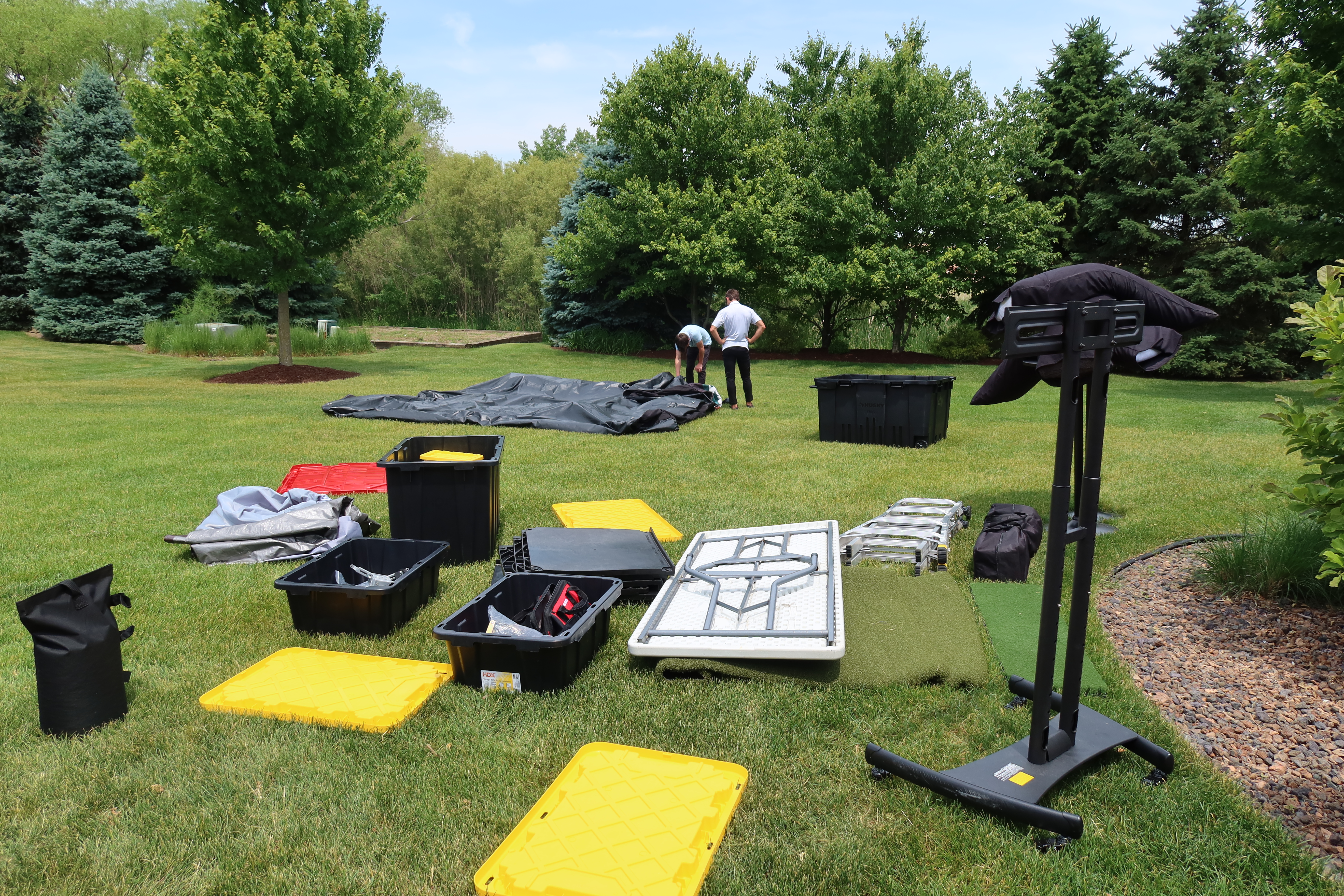 Golf simulator setup and arrival
